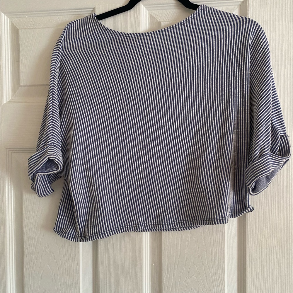 Blue and white short sleeve crop top